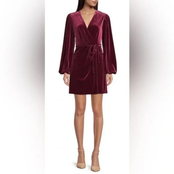 Gianni Bini Velvet Wrap Dress In Merlot - Size Medium - New with Tags - Picture 2 of 6